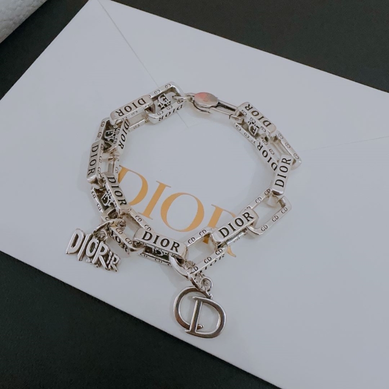 chr1st1an D10r necklaces